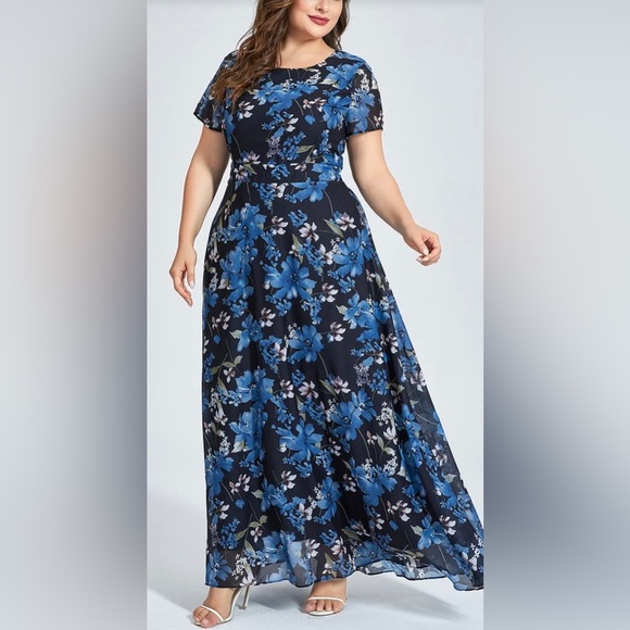 Flycurvy NWT Maxi lined Dress in a beautiful Navy colorful Print. - Picture 4 of 11